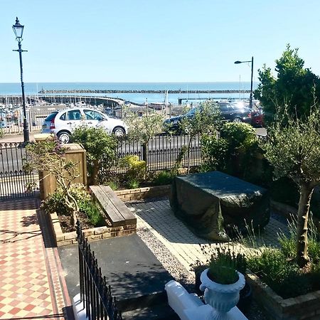 Marina Retreat - Stunning 4 Bedroom, 3 Bathroom House With Harbour Views! 램즈게이트 외부 사진