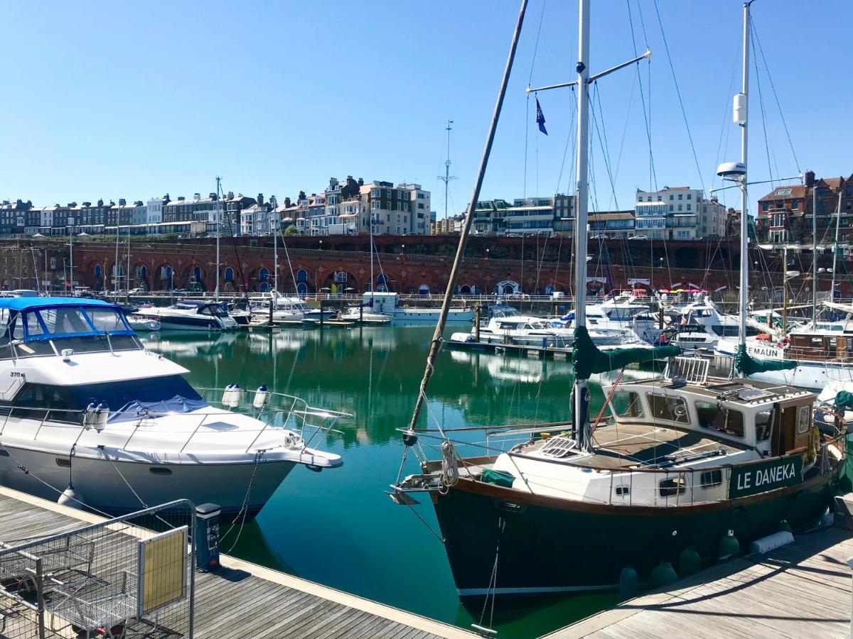 Marina Retreat - Stunning 4 Bedroom, 3 Bathroom House With Harbour Views! 램즈게이트 외부 사진