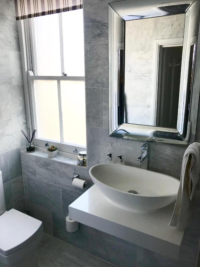 Marina Retreat - Stunning 4 Bedroom, 3 Bathroom House With Harbour Views! 램즈게이트 외부 사진